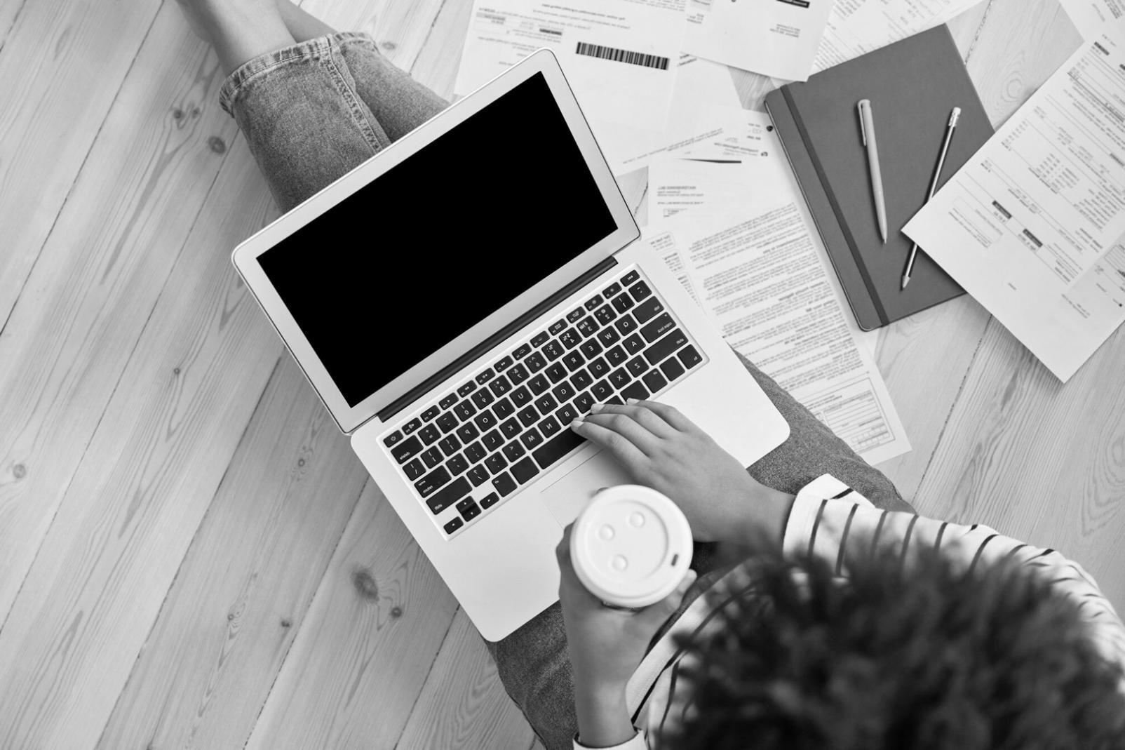 Finanztabellen und Datenanalyse am Arbeitsplatz